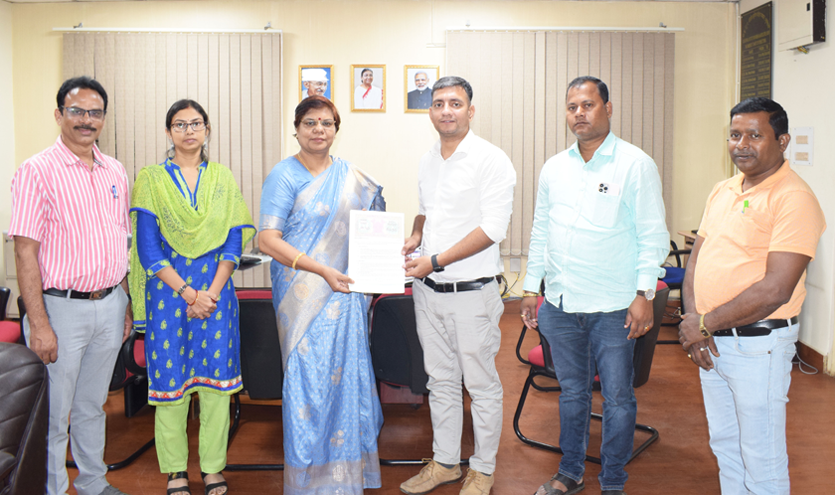 ICAR-CIWA Licensed “Women Friendly Multipurpose Integrated Vertical Nutri-Farming System (IVNFS) for Vegetable Production with Mushroom and Poultry” technology to Gujarat based entrepreneur on April 17, 2023